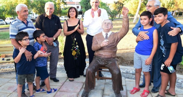 Dr. Fazıl Küçük’ün heykeli ismini taşıyan parkta açıldı!