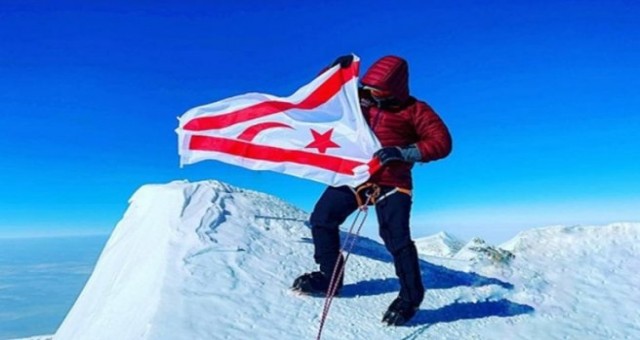 Kıbrıslı Türk Dağcı Birkan Uzun, Antarktika'nın zirvesinde KKTC bayrağını dalgalandırdı