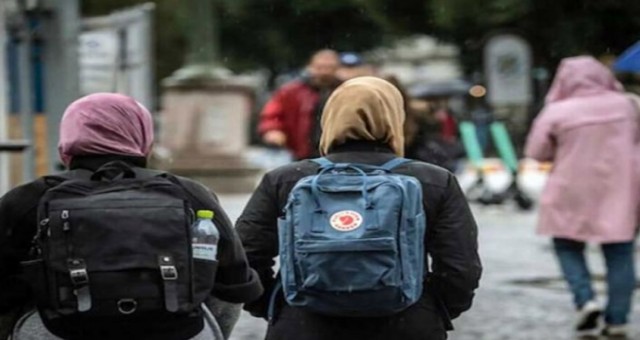 Belçika, mahkemeye başörtülü girilmesini yasaklayan kanunu değiştirdi