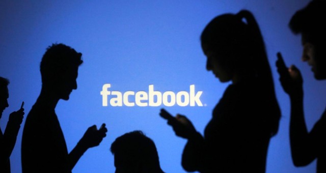 Facebook çoklu profil özelliğini test ediyor