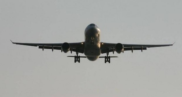 Omicron havayollarını vurdu: 200'den fazla uçuş iptal edildi