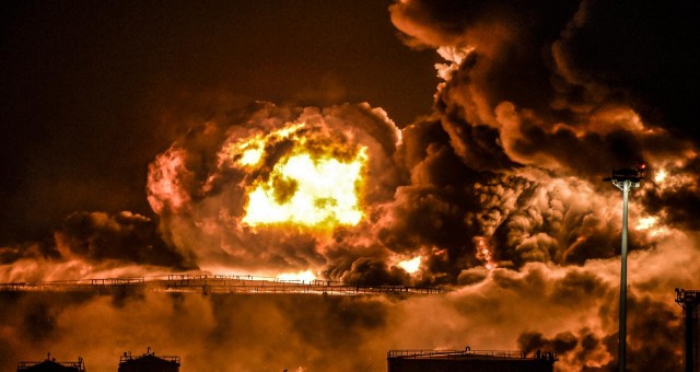 Husiler Saudi Aramco’nun petrol tesislerine saldırdı