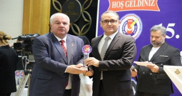 Tatar'a En Başarılı Devlet Adamı ödülü