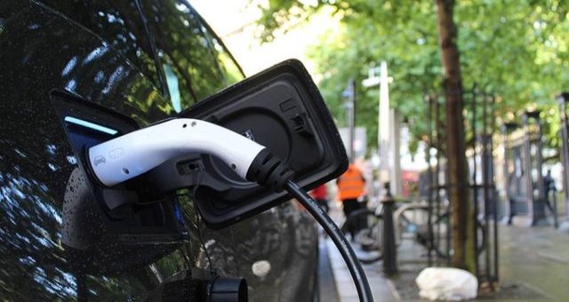 Elektrikli otomobillere talep artıyor