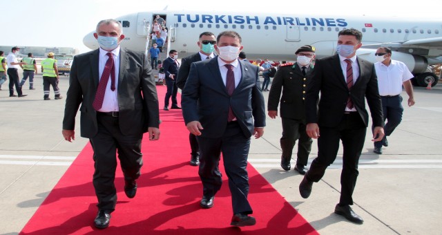 Başbakan Saner, KKTC’ye döndü