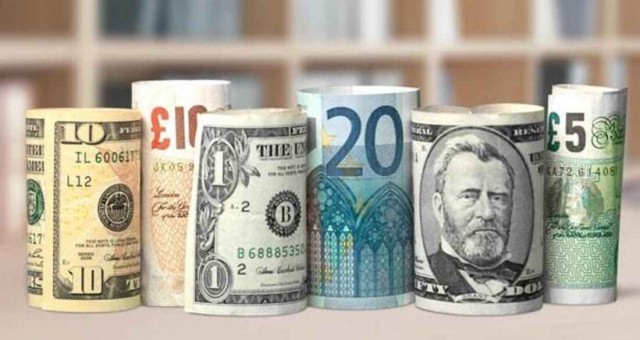 Sterlin 21,32 liradan, dolar 17,37 liradan güne başladı
