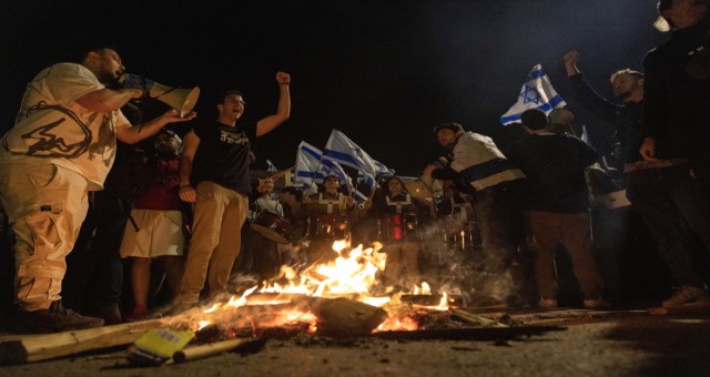 Başbakan Netanyahu'dan geri adım!