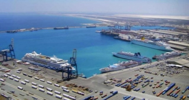 Larnaka Limanına iki yıl aradan sonra ilk yolcu gemisi geldi