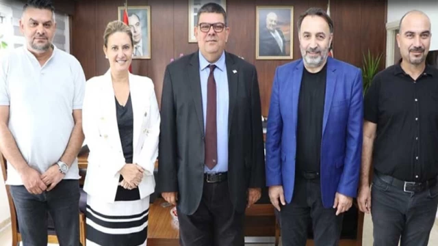Bakan Özdemir Berova: Fikir ayrılıklarına düşsek dahi, sendikalarımızın verdiği mesajlardan faydalanıyoruz