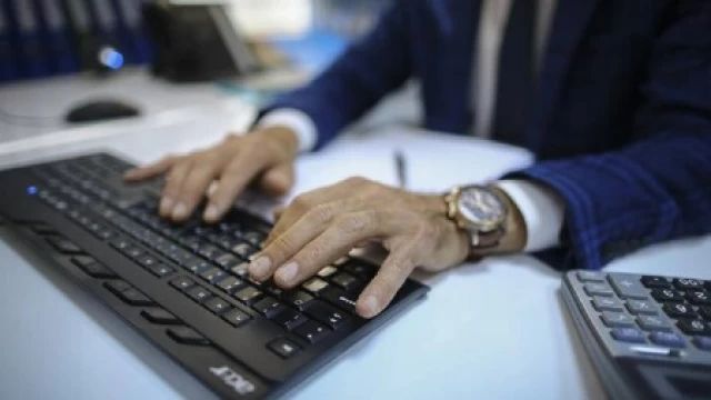 Kamuda tek tip mesai uygulaması başladı