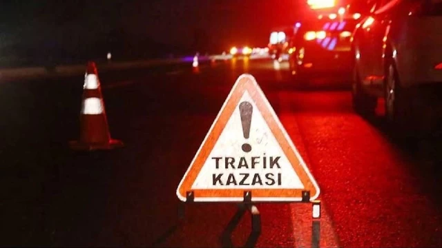 Alkollü kadın, park halindeki araca çarptı...