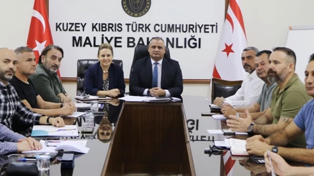 Maliye Bakanlığı'nda sendika temsilcileri ile toplantı gerçekleştirildi...