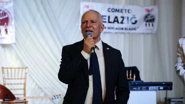 "Türk milletine düşmanlık besleyenlerin karşısında dimdik duruyoruz"
