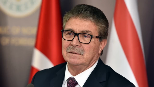 Üstel: Dünya ile kucaklaşmaya hazırlanıyoruz