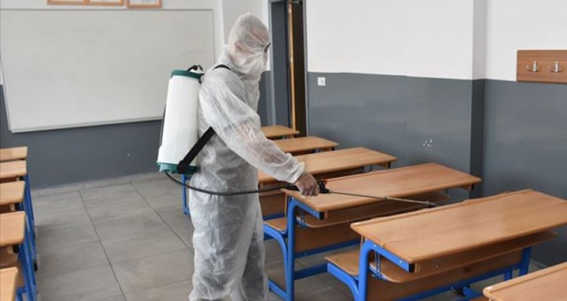 Seçimlerde oy işlemi yapılan okulların temizlenmesi için bugün eğitime ara verildi