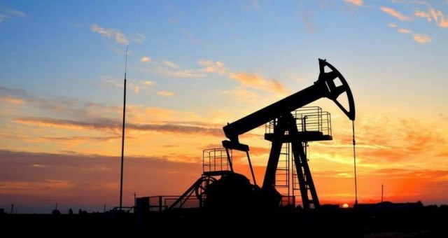 Petrol fiyatları arz endişeleriyle yükseldi