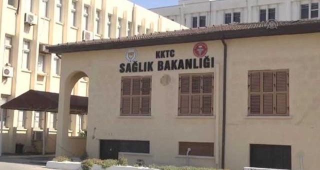 Aşısızlar ve çift doz aşılılar kapalı alanlara giremeyecek!