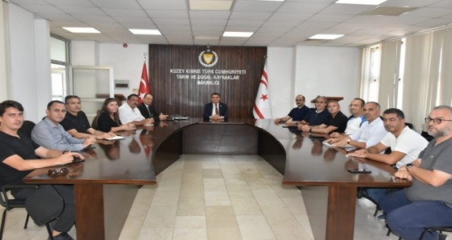 Tarım ve Doğal Kaynaklar Bakan Oğuz, Devlet Su İşleri Müdürlüğü Yetkililerini kabul etti