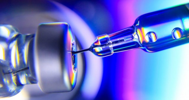 Aşı üreticileri Omicron varyantına karşı harekete geçti