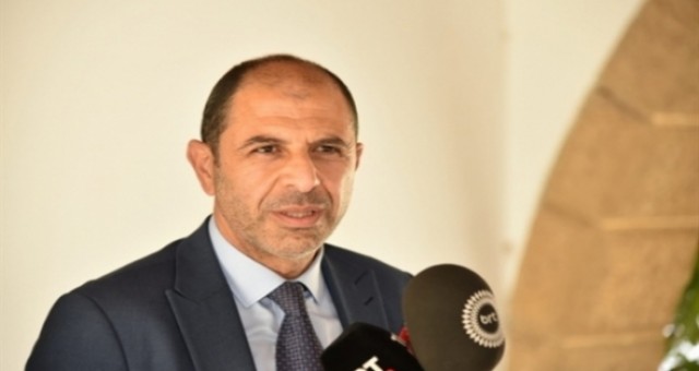 Özersay: Şimdi tek fark Anayasa'nın oy çokluğuyla değil, oy birliğiyle çiğneniyor olması