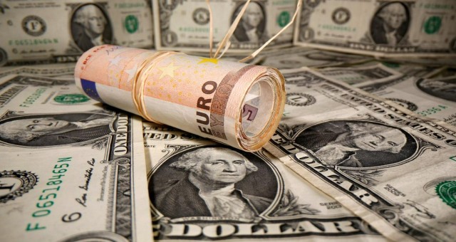EURO 18,21 LİRADAN, STERLİN 21,17 LİRADAN GÜNE BAŞLADI