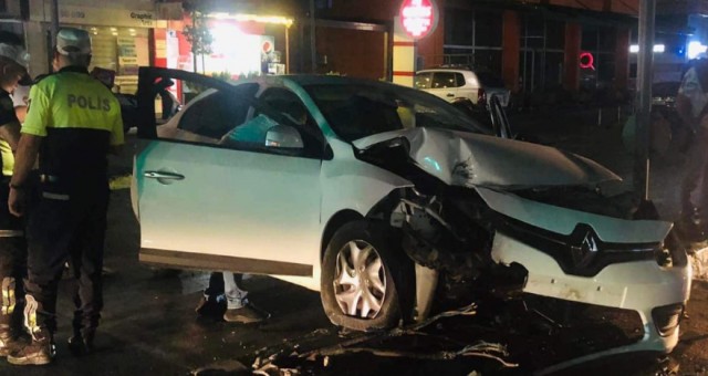 3 kaza, dört yaralı, sürücülerin ikisi aşırı alkollü