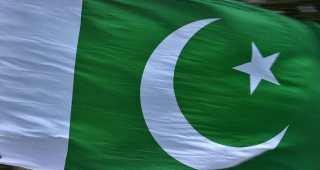Pakistan’da hükümet düştü