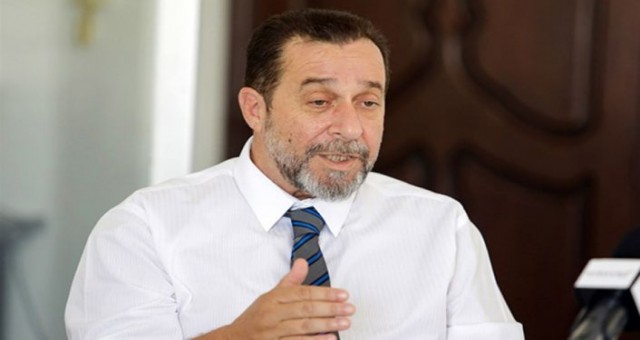 Denktaş: İtibar, istikrar yerlerde sürünüyor