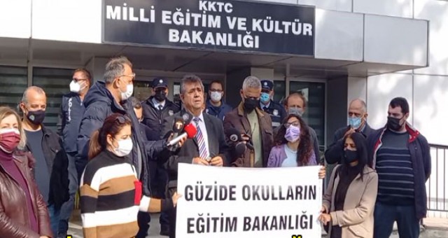 KTÖS ve KTOEÖS Eğitim Bakanlığı Önünde eylem yaptı
