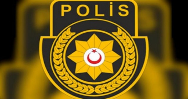 Arkadaşını sırtından bıçakladı!