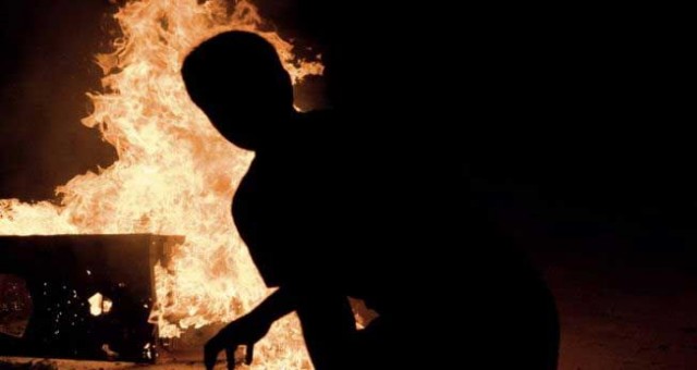 Gönyeli’de, Ahmet ADIŞANLI’ya ait aracı kundakladılar...
