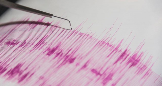 AKDENİZ'DE 5,3 BÜYÜKLÜĞÜNDE DEPREM