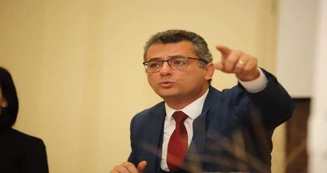 Neresinden bakarsanız bakın, tam bir rezalet!