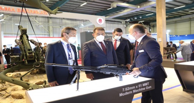 Başbakan Saner İstanbul’da IDEF 21 Fuarı’nı ziyaret etti